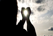 人人体育：剪辑专家：我认为欧足联关于阿尔瓦雷斯二触的视频是伪造的.